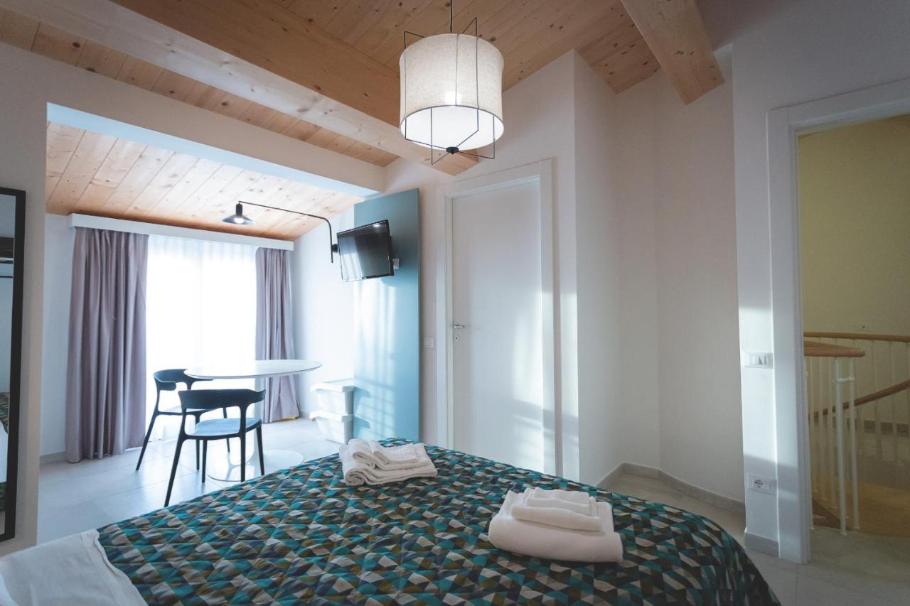 Via Siena 4 - Suites & Rooms Марина ди Чечина Екстериор снимка