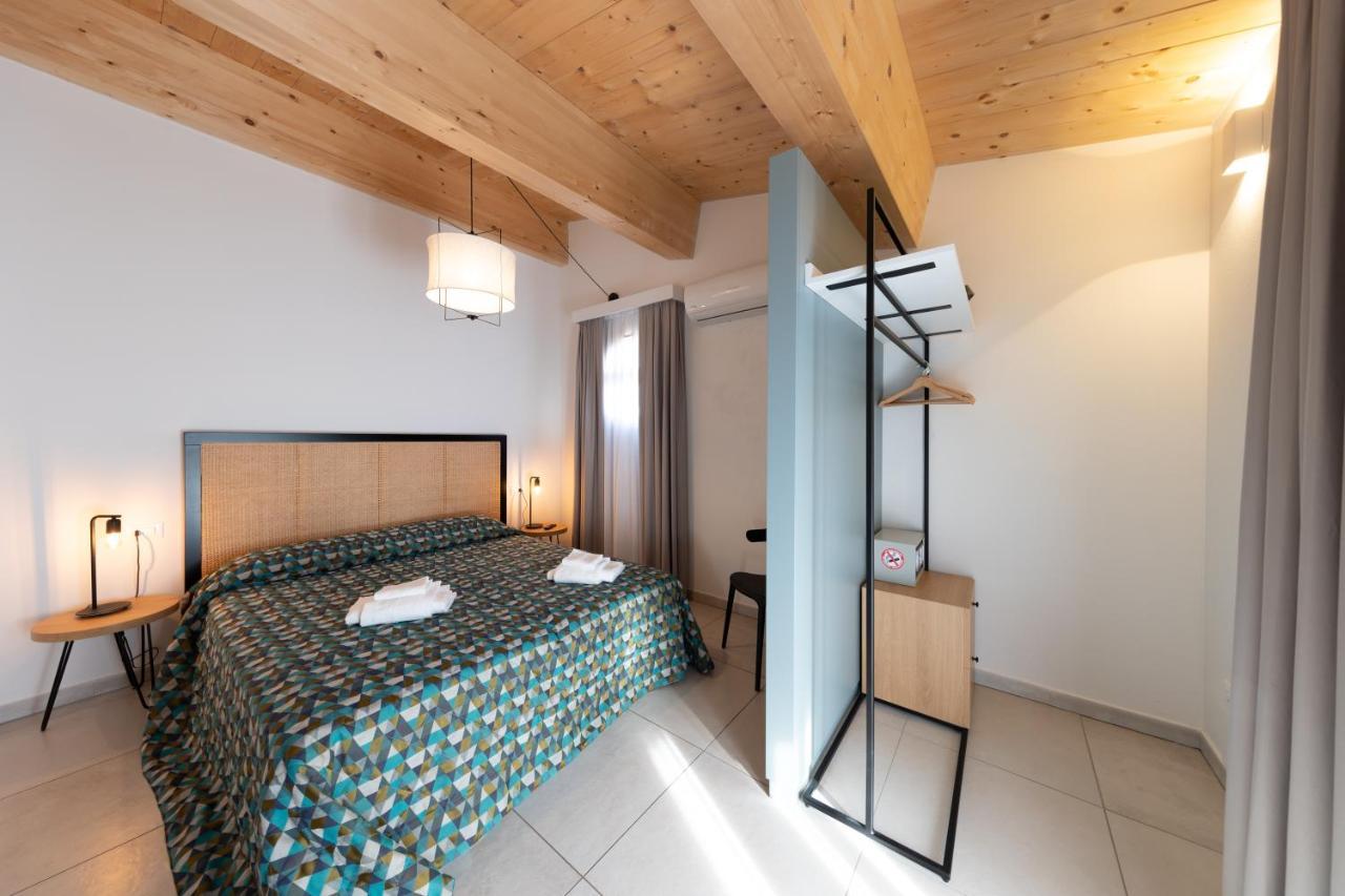 Via Siena 4 - Suites & Rooms Марина ди Чечина Екстериор снимка